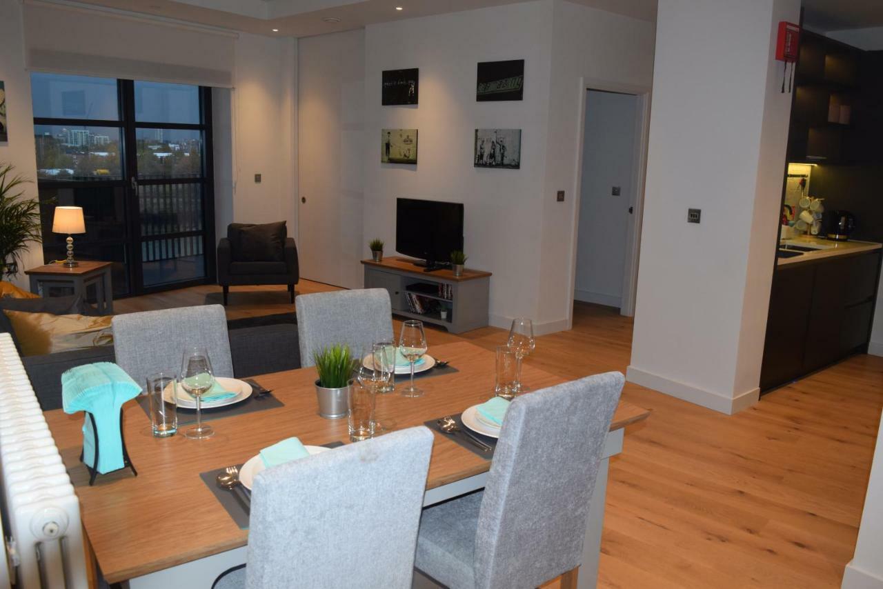 Island 3 Bedroom Luxury Apartments, Canary Wharf Apartment *
