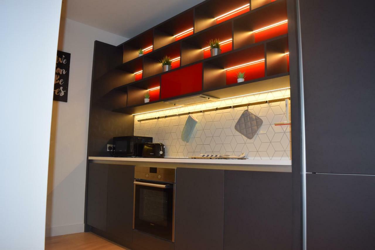Island 3 Bedroom Luxury Apartments, Canary Wharf
