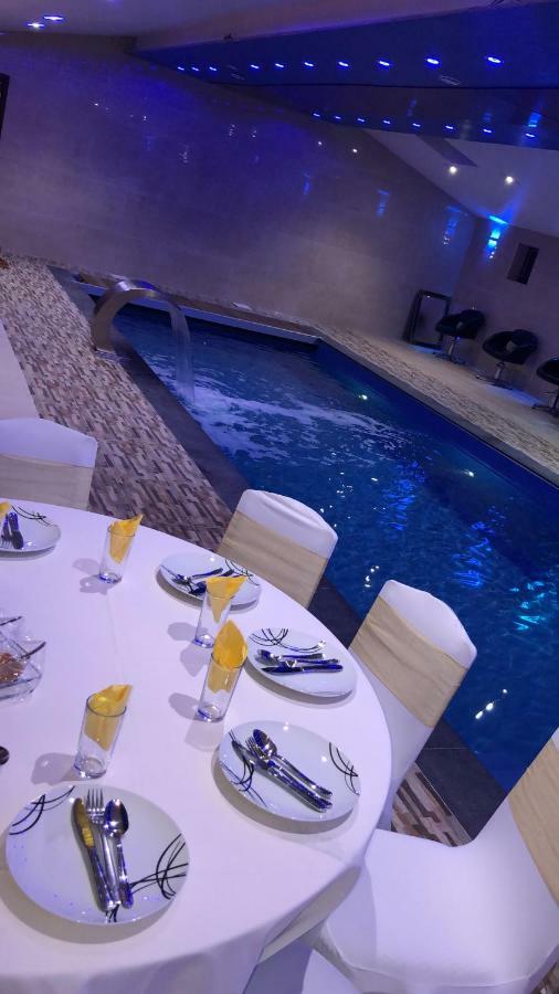 Apartment Chigwell Poolhouse *