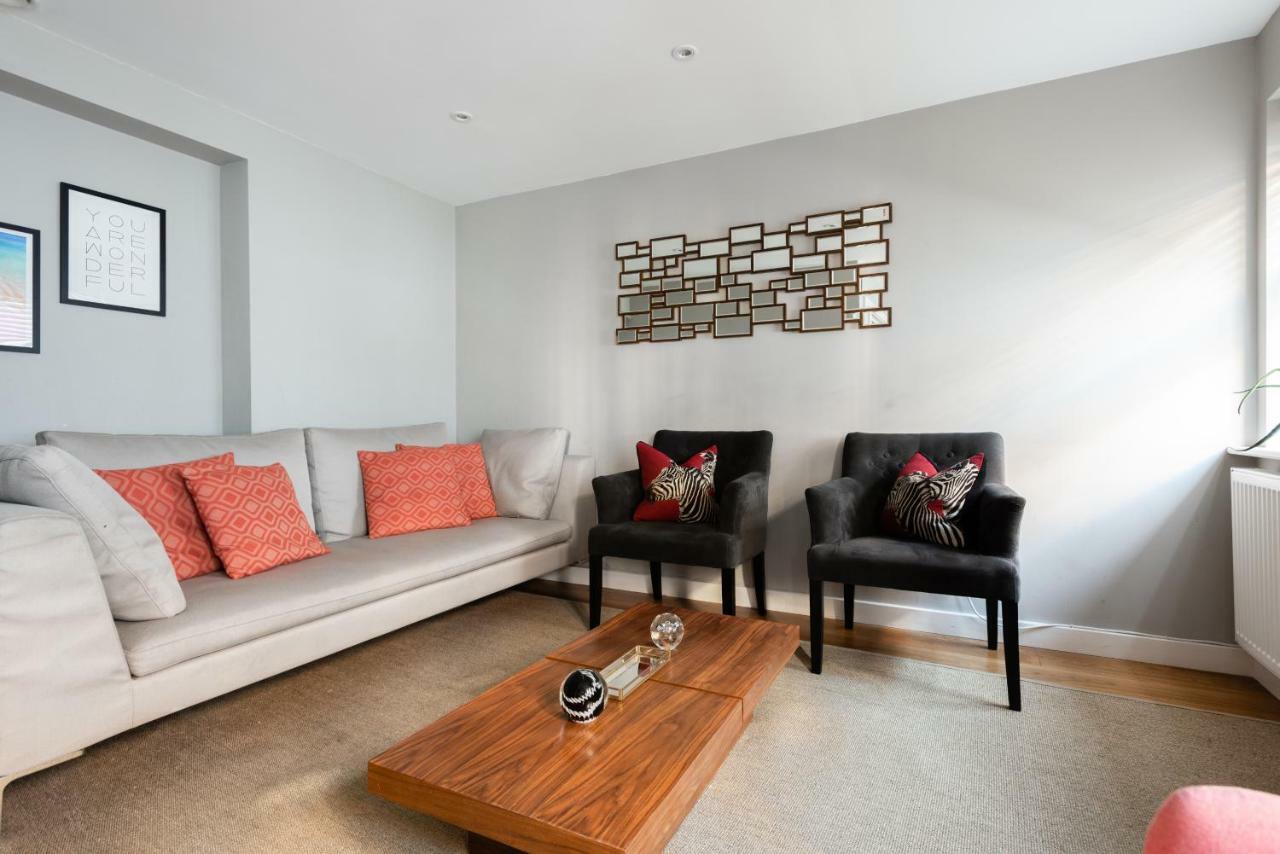 The Norfolk Maisonette - Lovely 4bdr Mews Apartment London