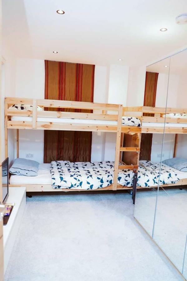 Appartement Mahogany House, Imperial Wharf Londen