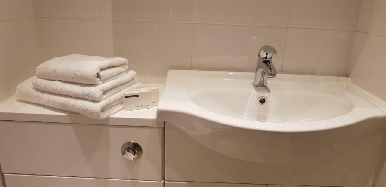 2a Charlwood Place London