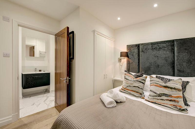 Somerset Court Kensington Apartment