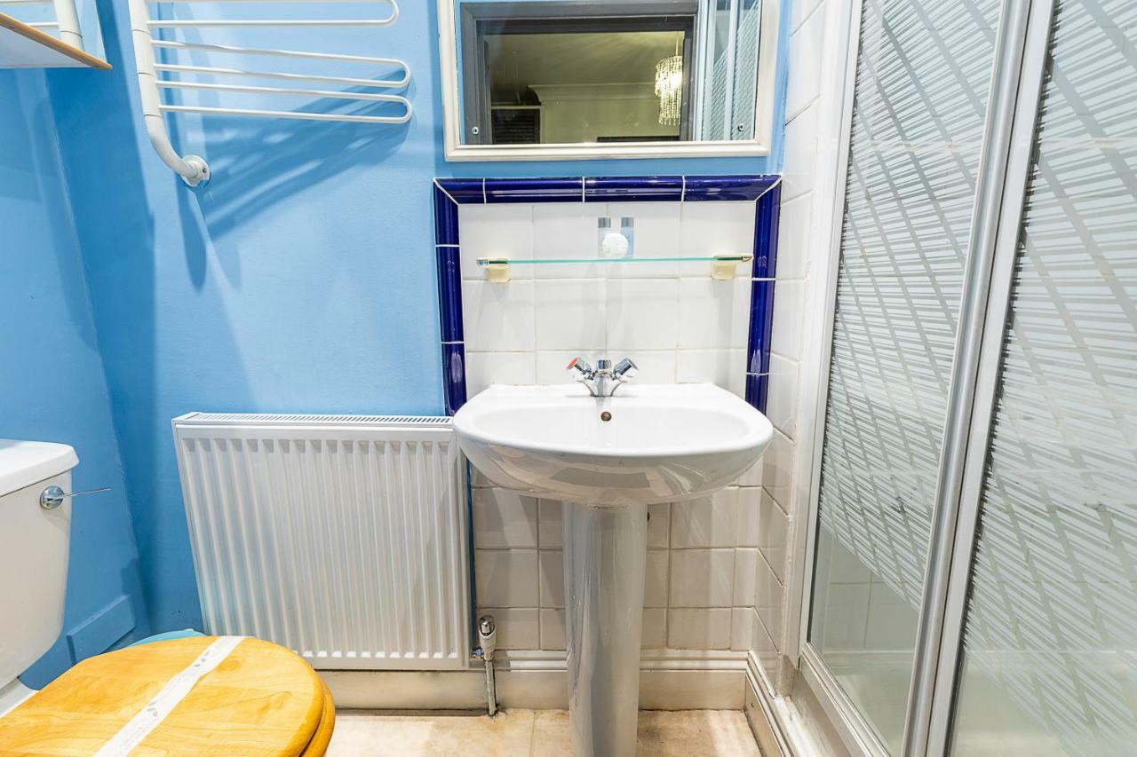 Highbury & Islington Apartment