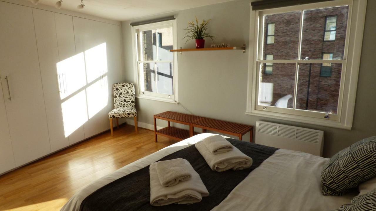Trendy 2 Bedroom In Vibrant Shoreditch, Zone 1 Free Wifi - Sleeps 4+2 * Londen