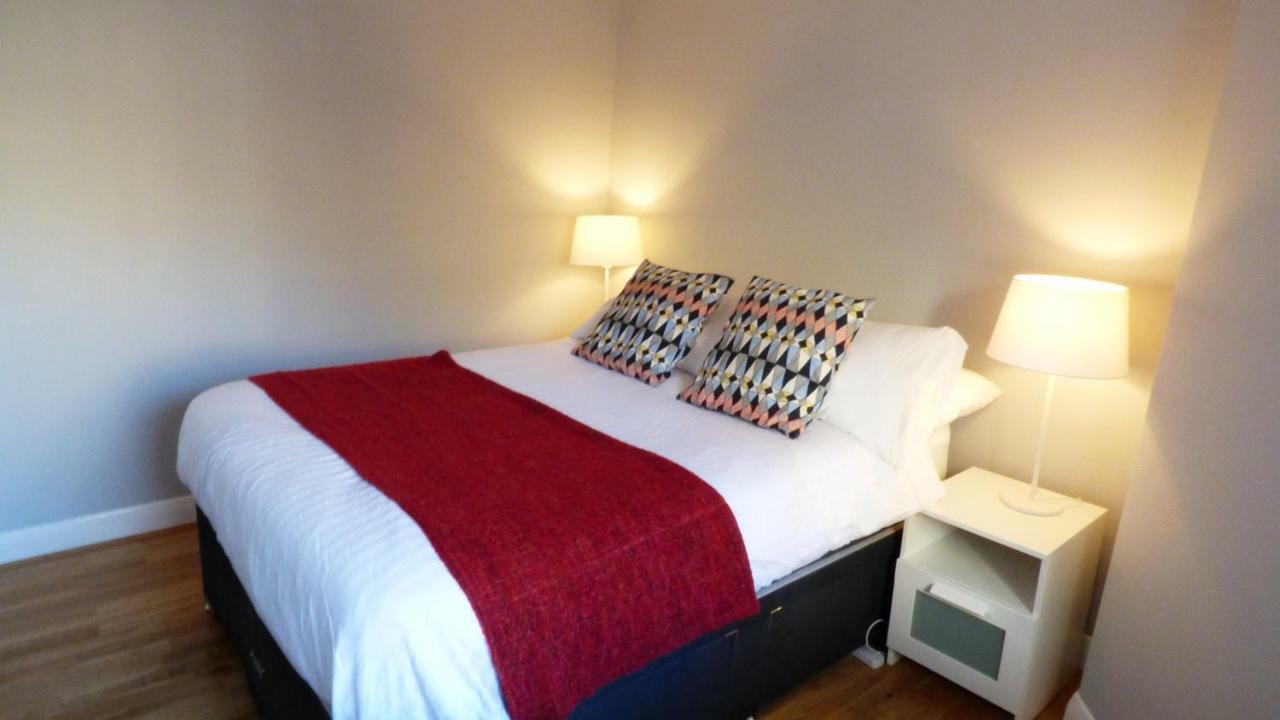 Trendy 2 Bedroom In Vibrant Shoreditch, Zone 1 Free Wifi - Sleeps 4+2 * Londen