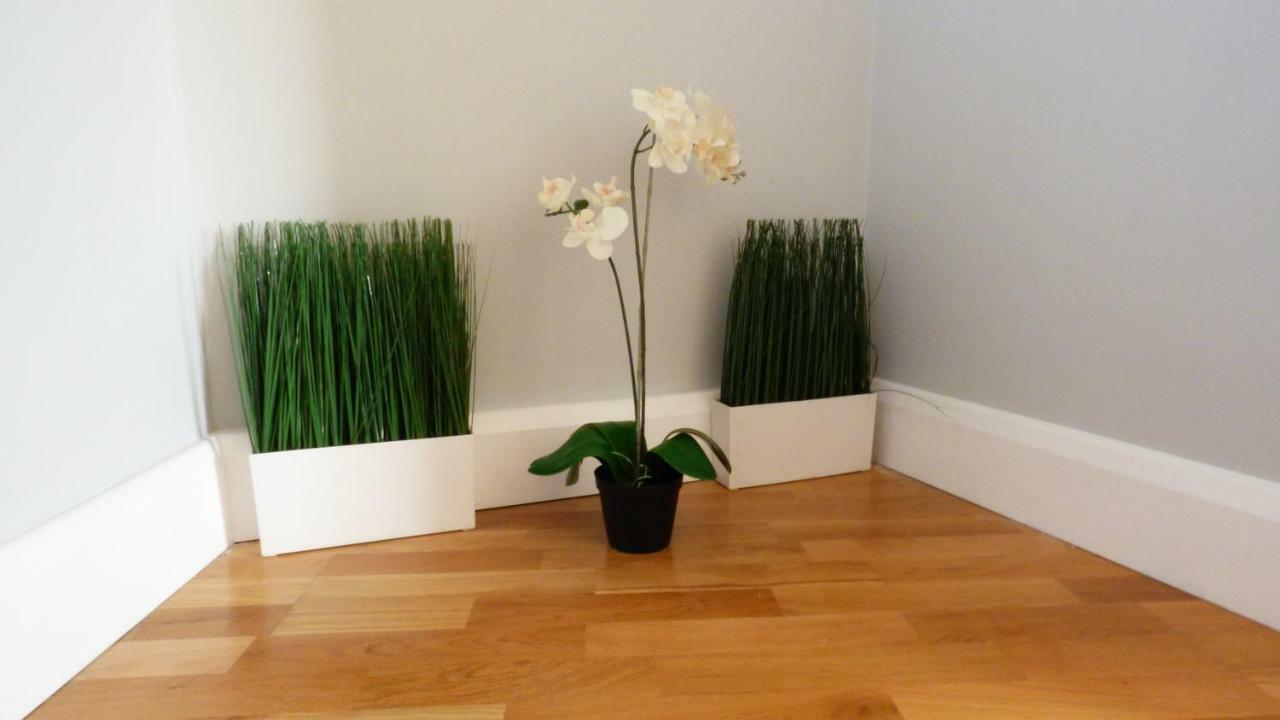 Trendy 2 Bedroom In Vibrant Shoreditch, Zone 1 Free Wifi - Sleeps 4+2 * Londen