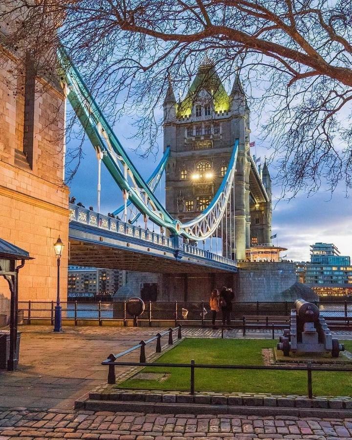 Tower Bridge Rainbow Guest house 3*