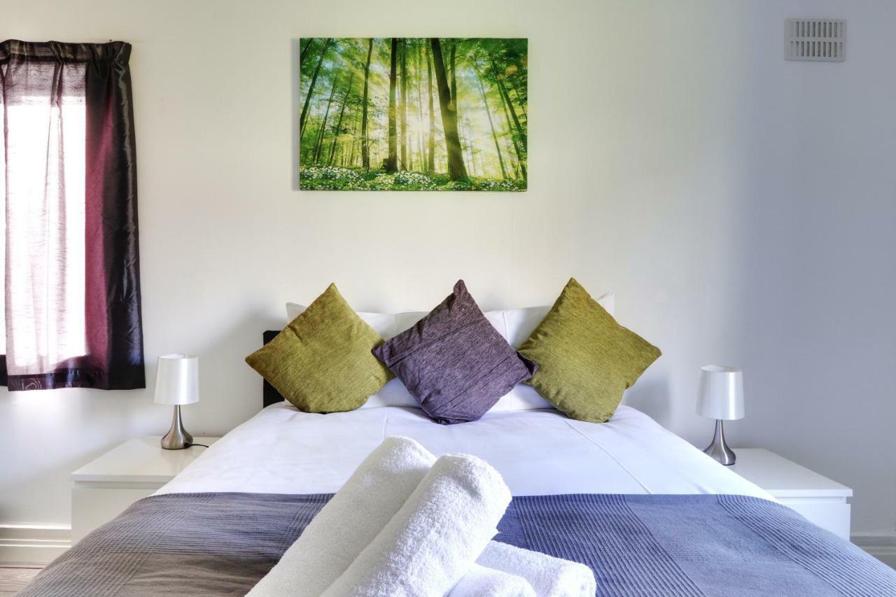 Apartment Kingswood London
