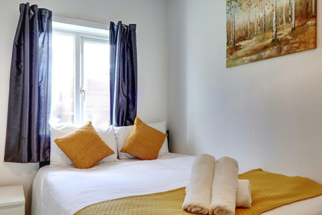 Kingswood Apartment