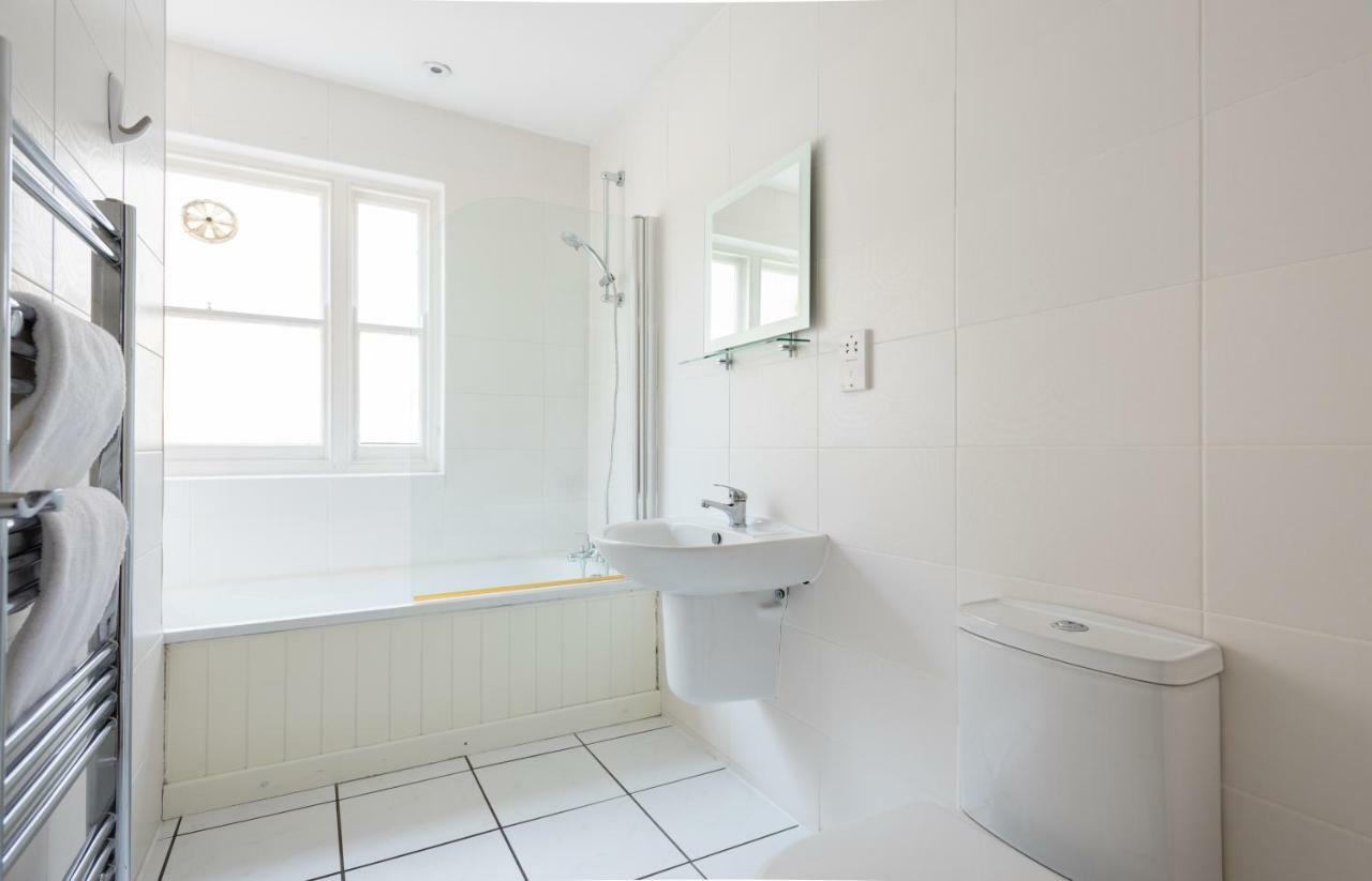 Appartamento The Kensington Palace Mews - Bright & Modern 6bdr House With Garage Londra