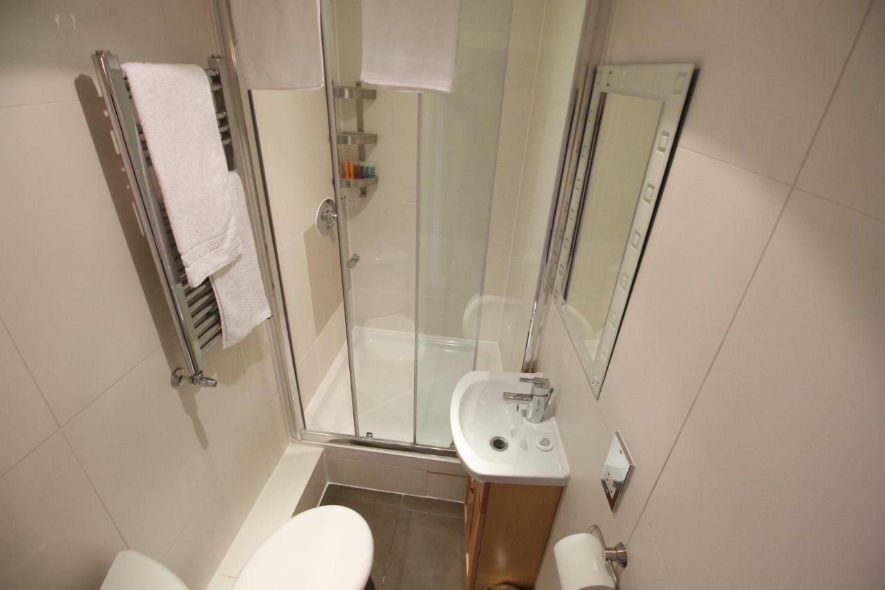 Centre Point House 3 Bedroom * London