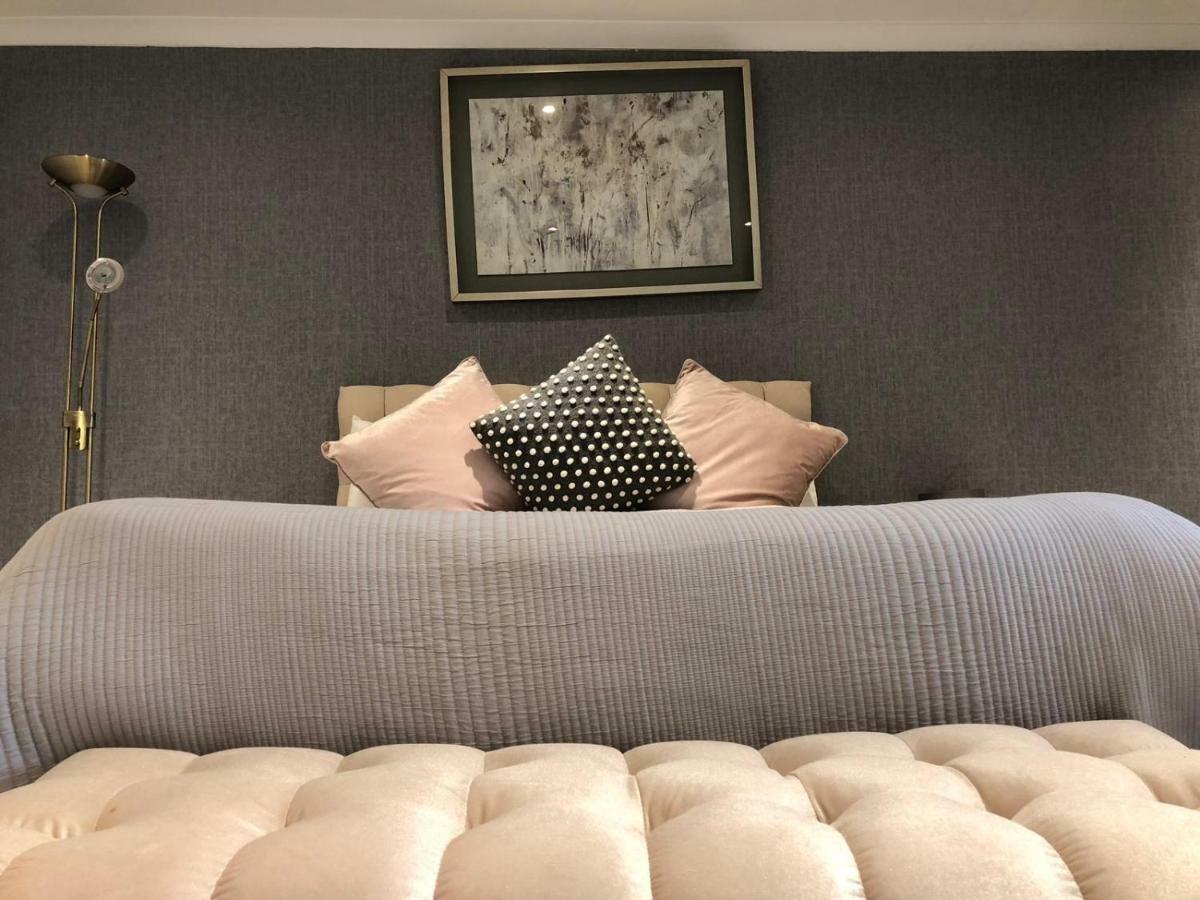 In Marble Arch Apartment