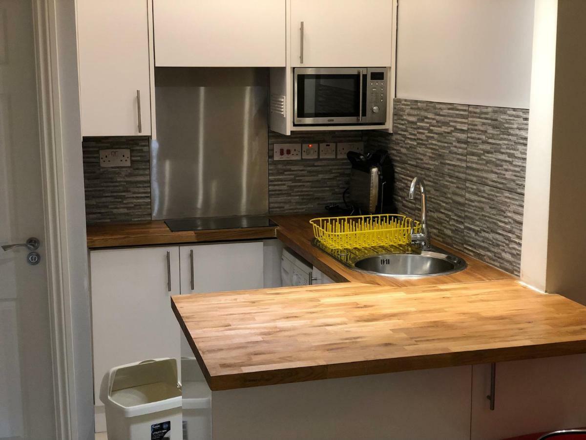 Chic And Comfortable Flat In London, Wimbledon * Londen