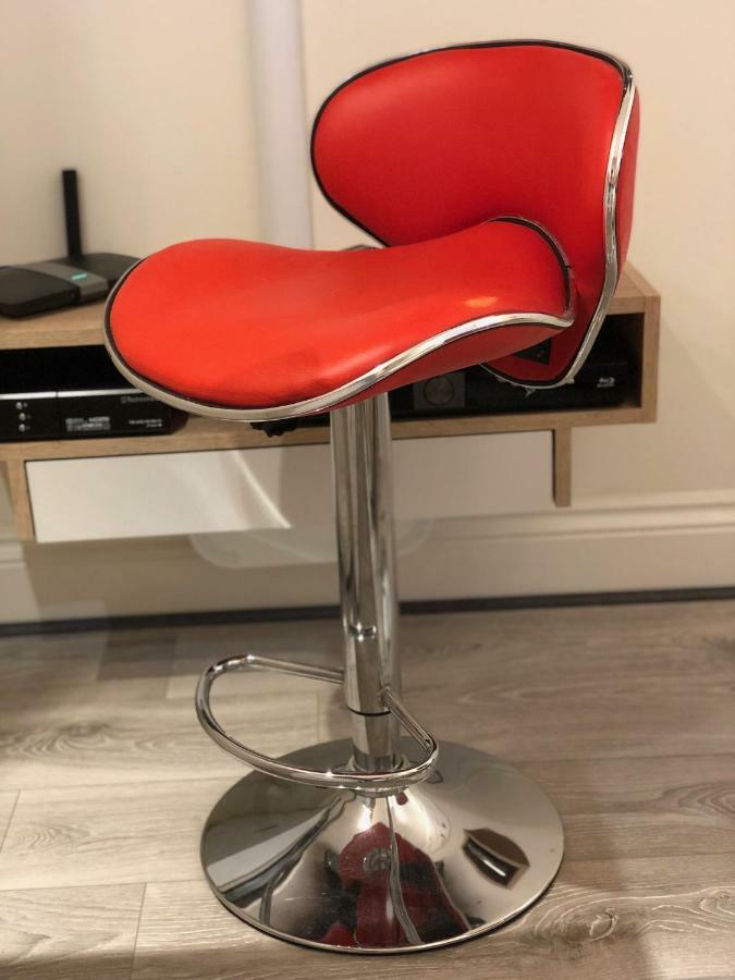 Chic And Comfortable Flat In London, Wimbledon Londen
