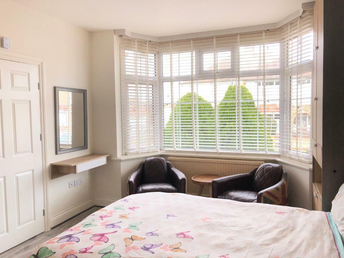 Chic And Comfortable Flat In London, Wimbledon * Londen
