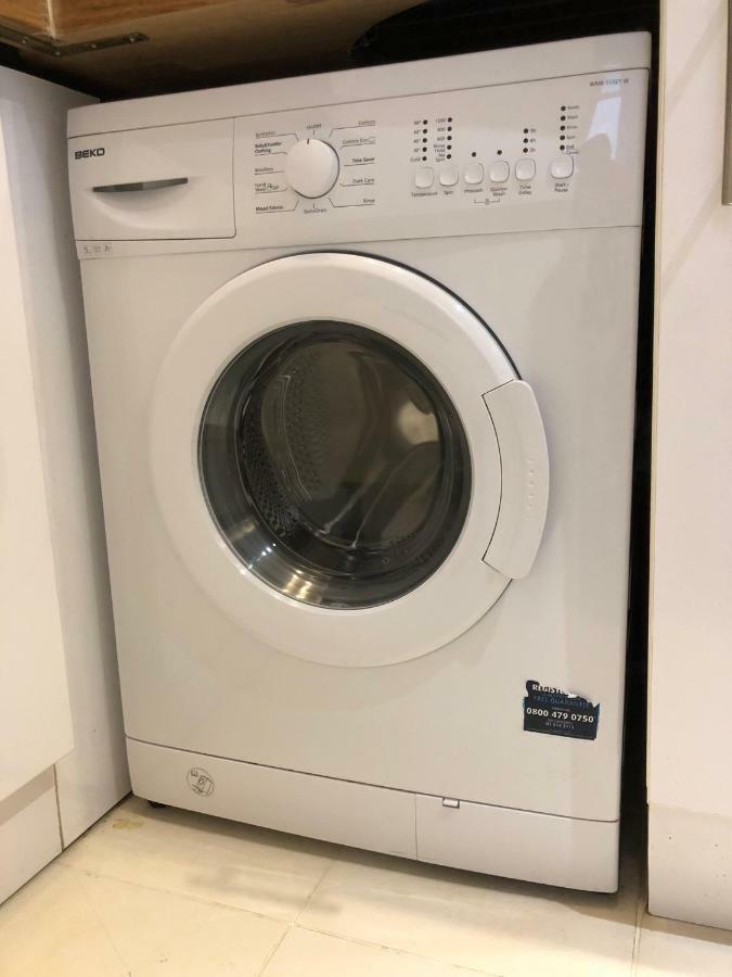 Chic And Comfortable Flat In London, Wimbledon Leilighet London