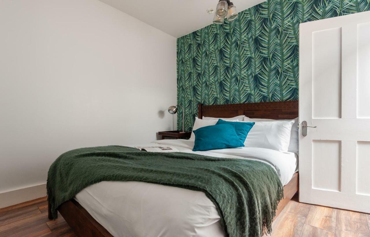 The South Kensington Mews - Lovely 5bdr Apartment *