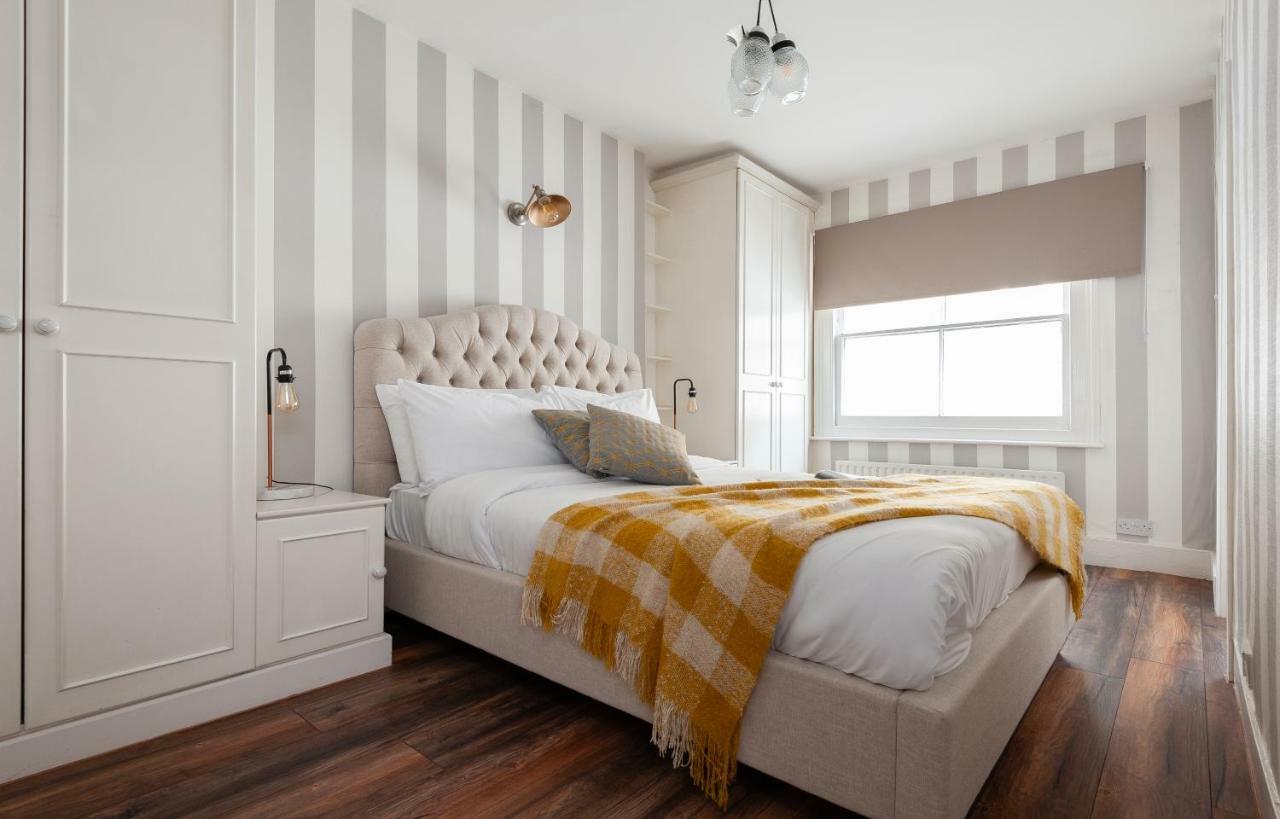 The South Kensington Mews - Lovely 5bdr Apartment *