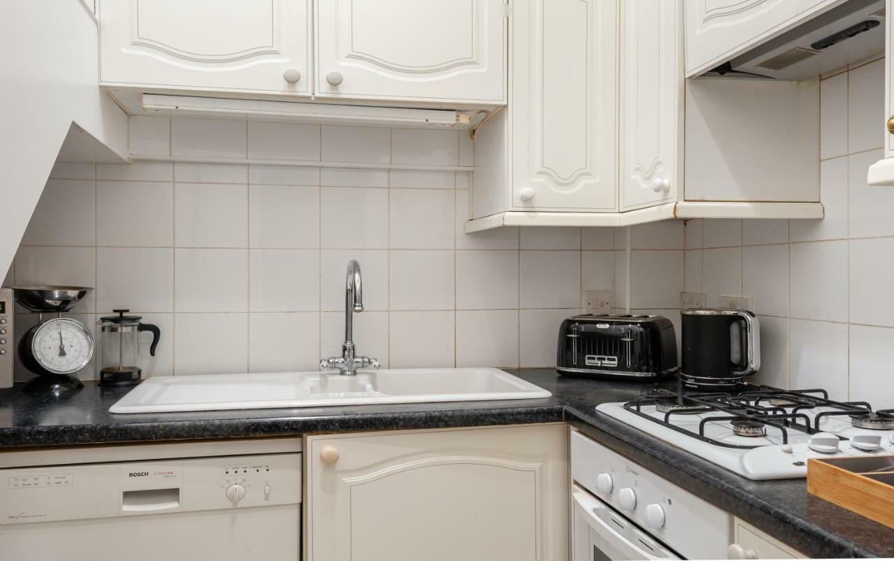 The South Kensington Mews - Lovely 5bdr *