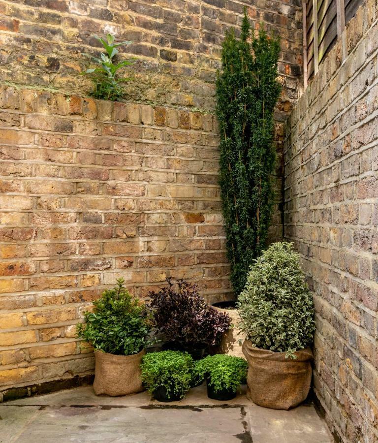 Appartement With Private Patio, And Park Across The Road (adults Only) Londen