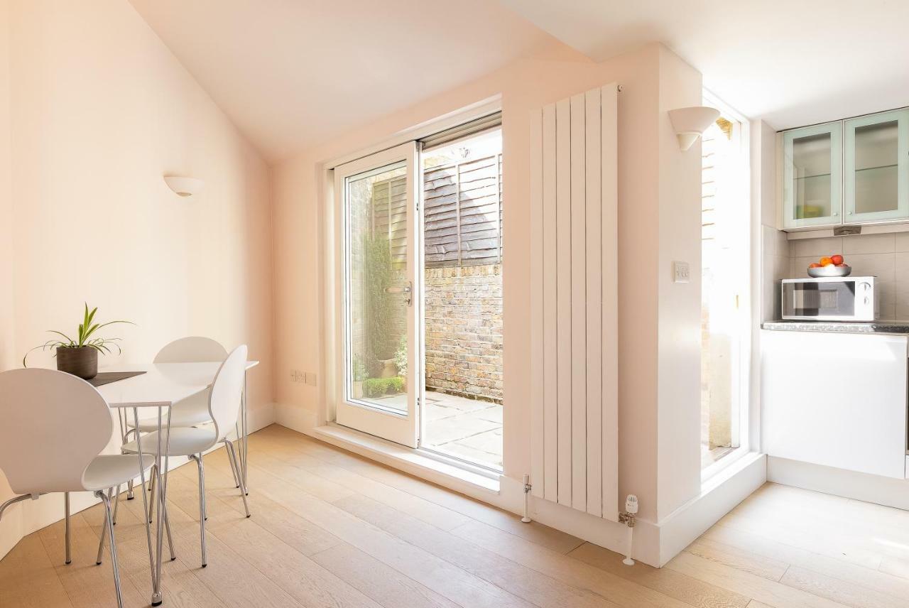 Appartement With Private Patio, And Park Across The Road (adults Only) *