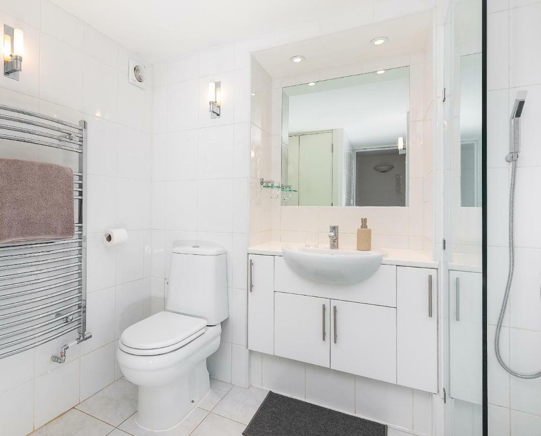 With Private Patio, And Park Across The Road (adults Only) Londen