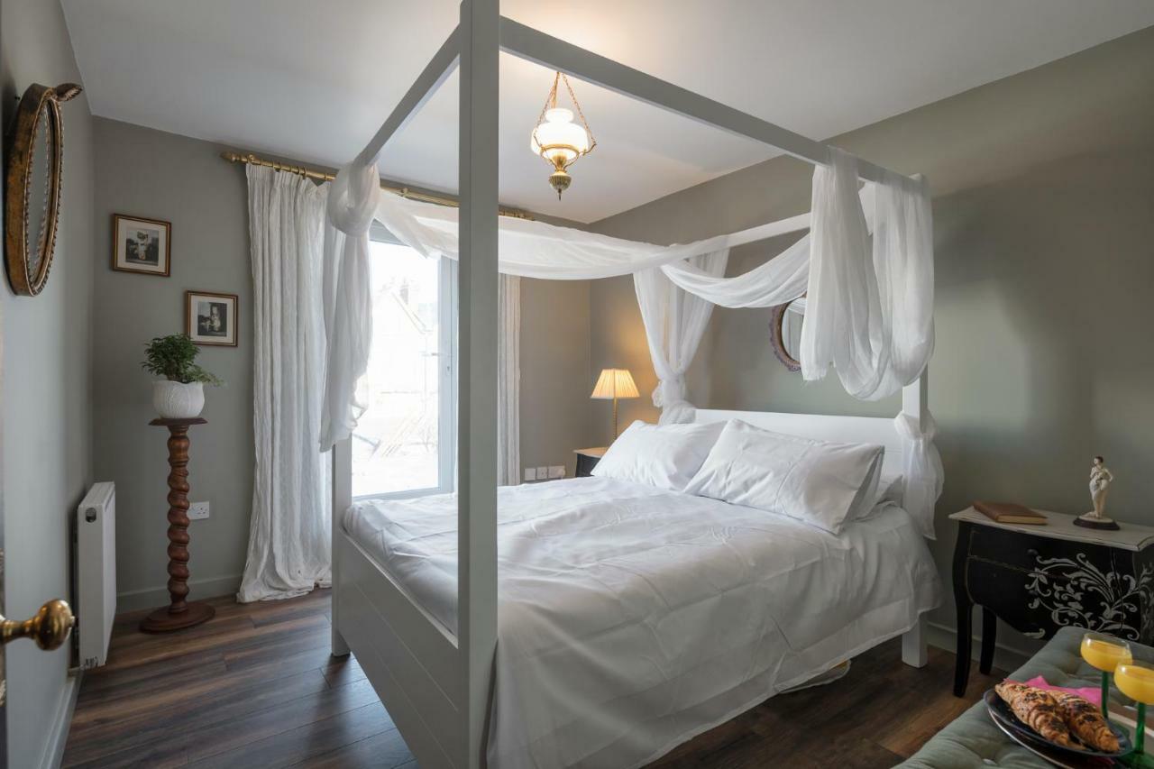Apartment Courcy Road - 7 Bedroom - Sleeps Up To 22 *