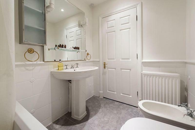 Somerset Court Kensington Apartment London