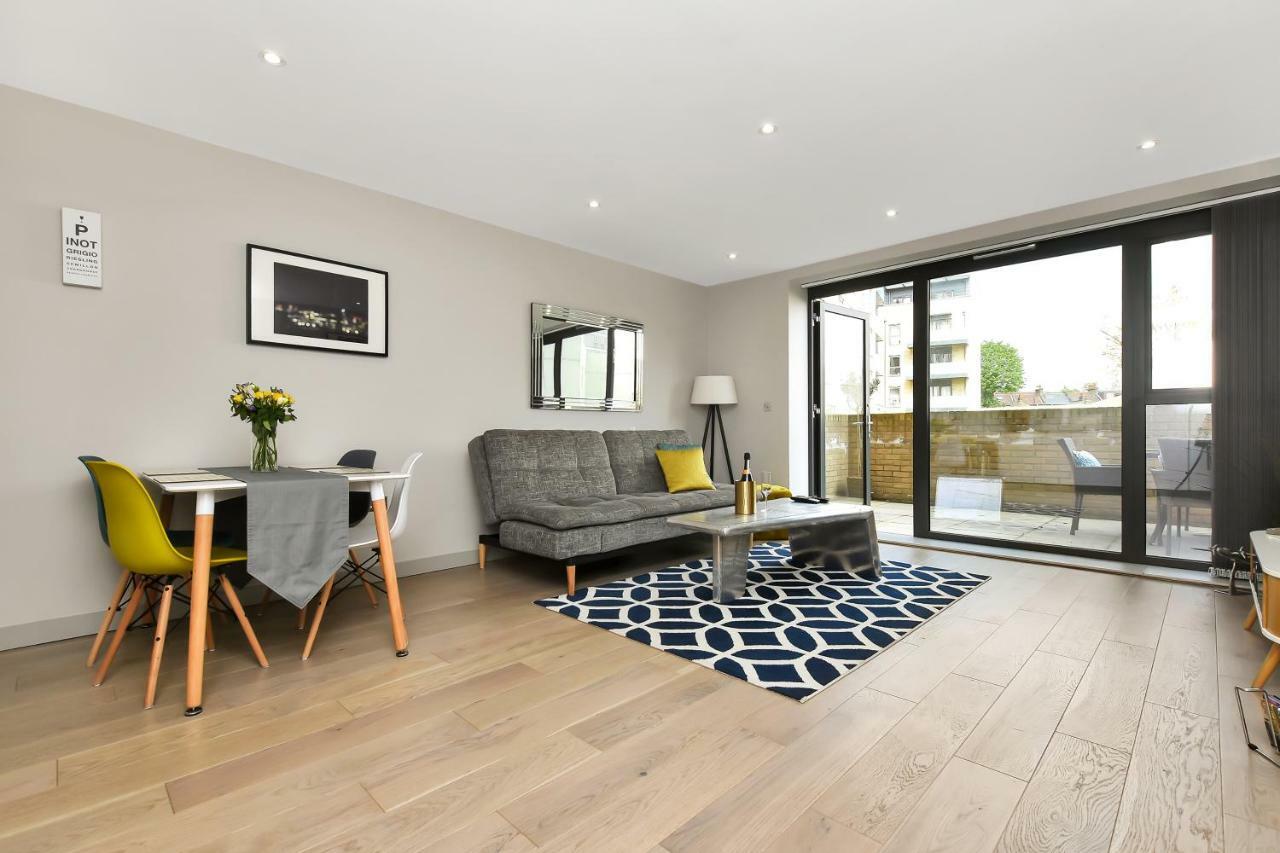 Esquire Ealing Apartment London