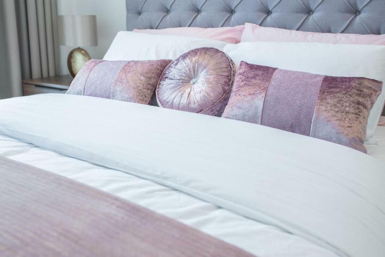 Top Floor Luxury And Spacious 2 Bedroom In Stratford * Londen