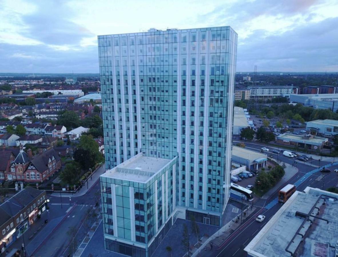 Britannia Point, New Building Opposite Station Homestay