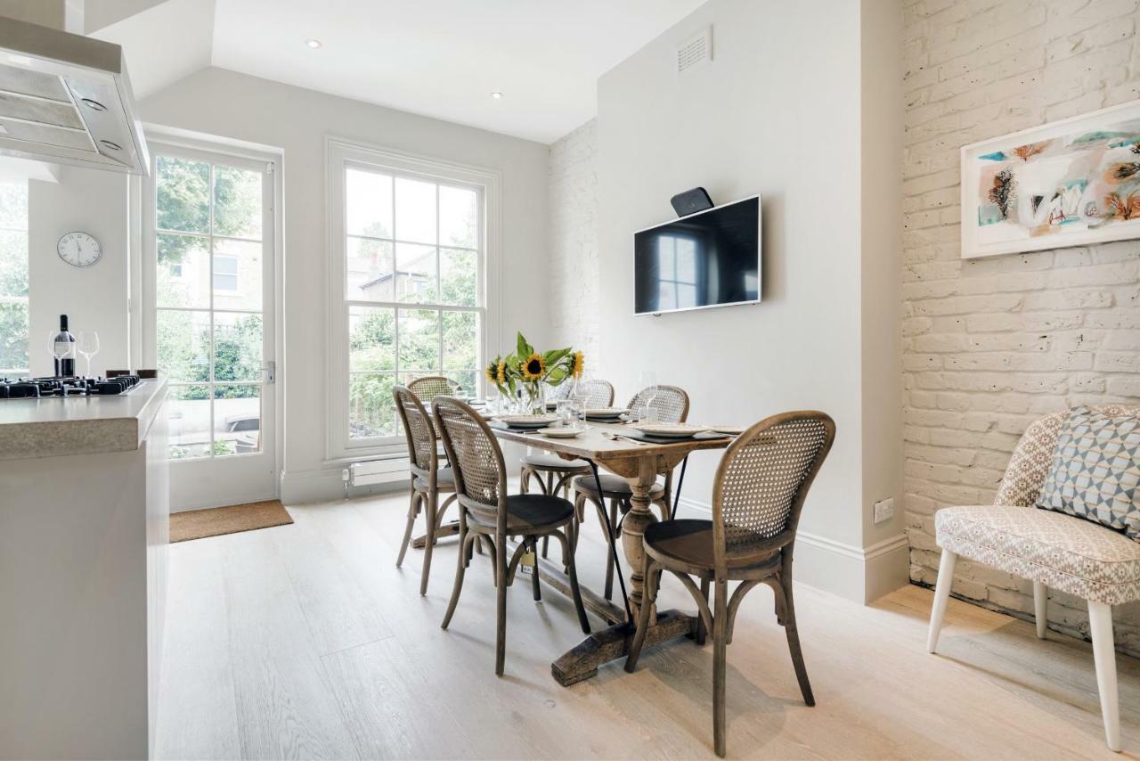 Chic Wandsworth With Patio By Underthedoormat Feriehus