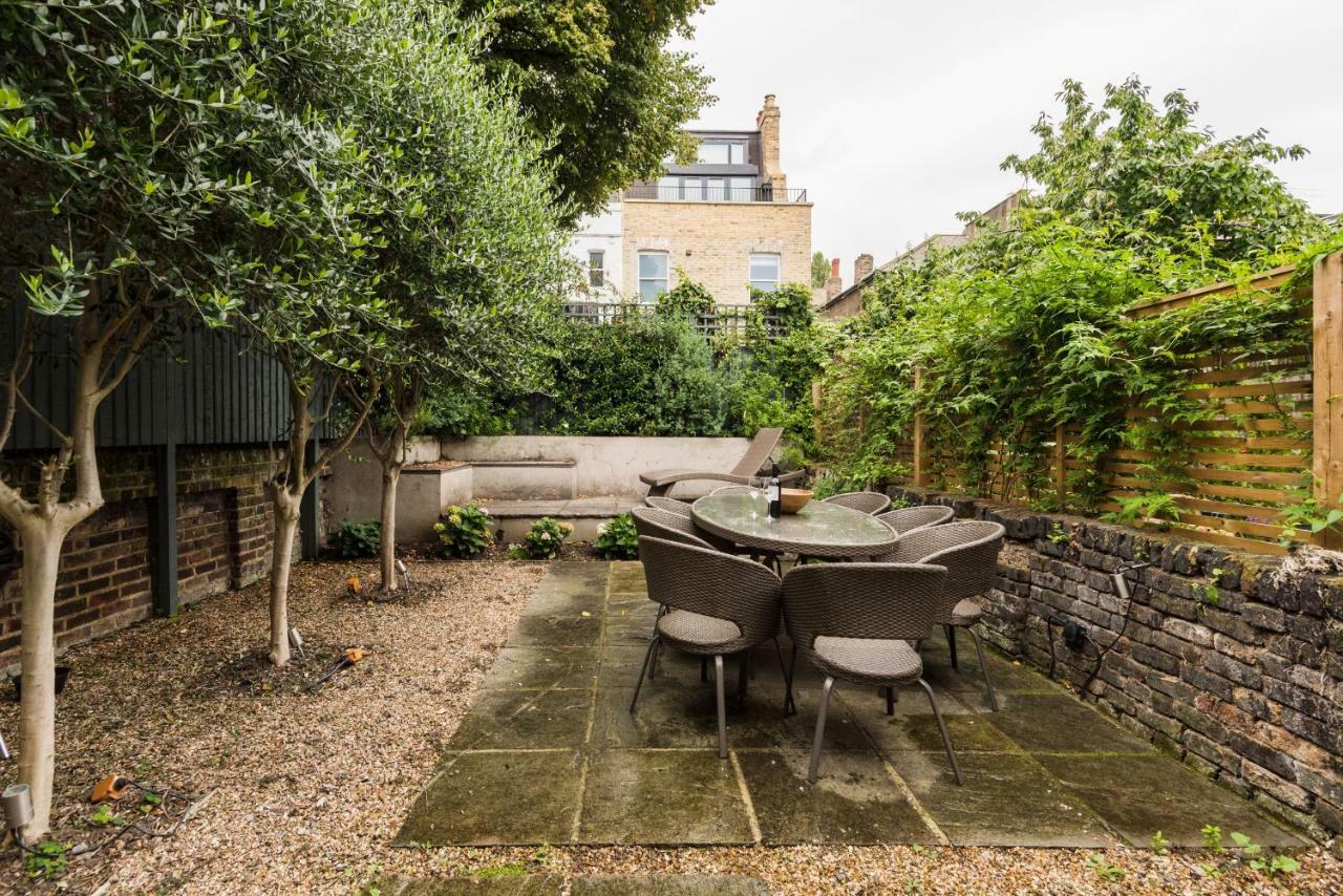 Chic Wandsworth With Patio By Underthedoormat Feriehus London