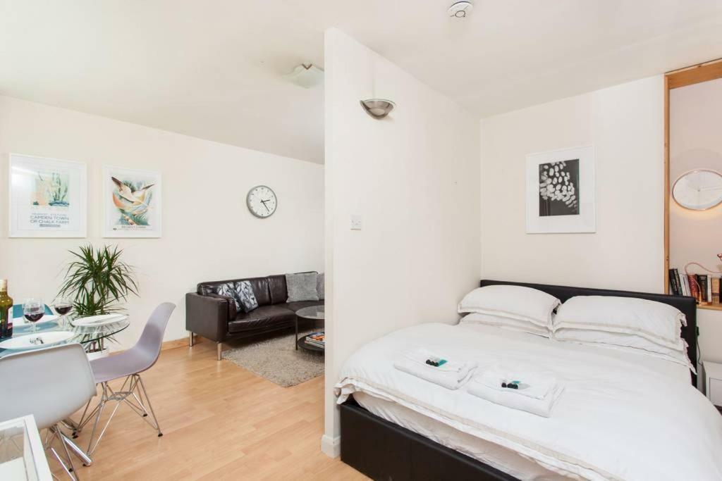 - Great Portland St, Regents Pk, Euston London
