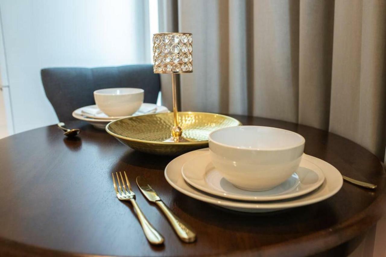 Appartement Top Floor Luxury And Spacious 2 Bedroom In Stratford Londen