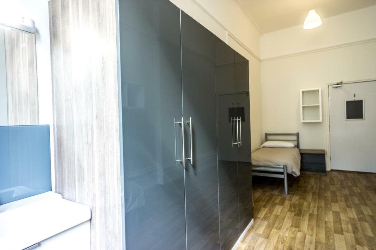 Sandeman-allen Hostel *
