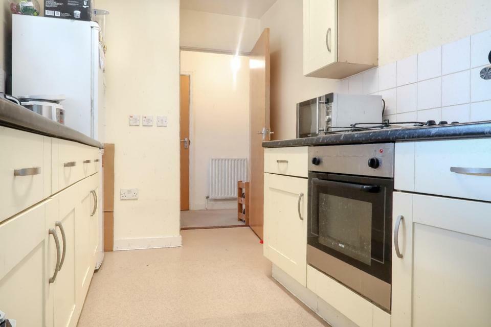 Pioneer Close