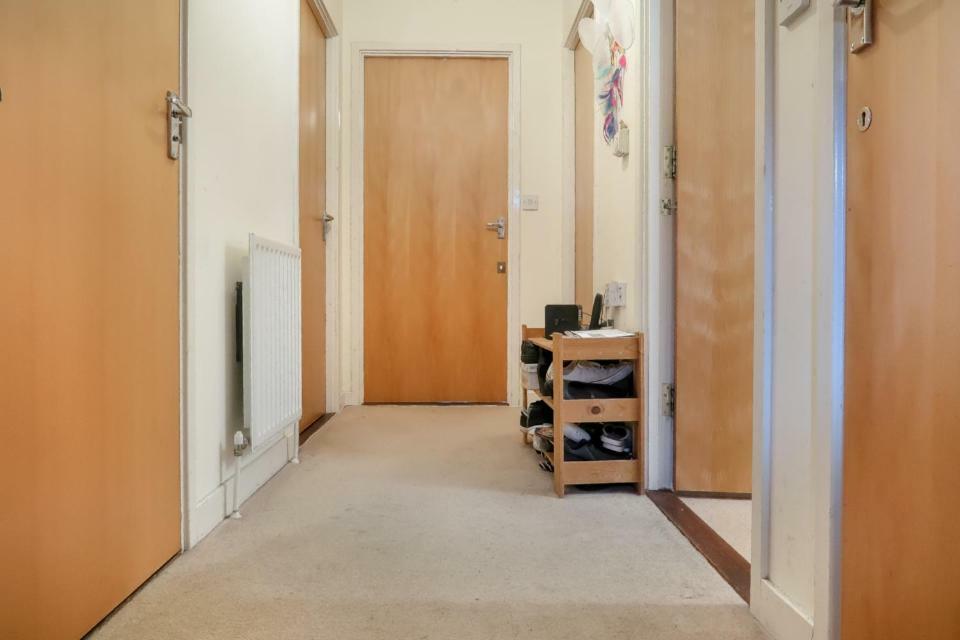 Pioneer Close * London