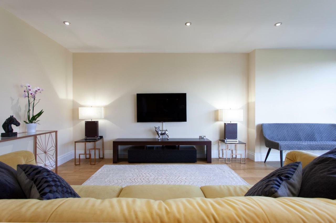 Thames View Apartment, Imperial Wharf * Londen