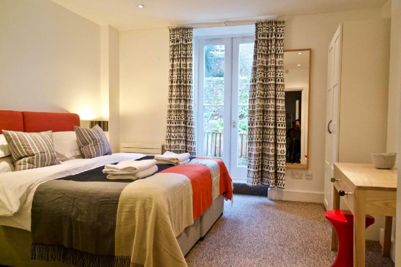Acorn - Gower Street Apartment