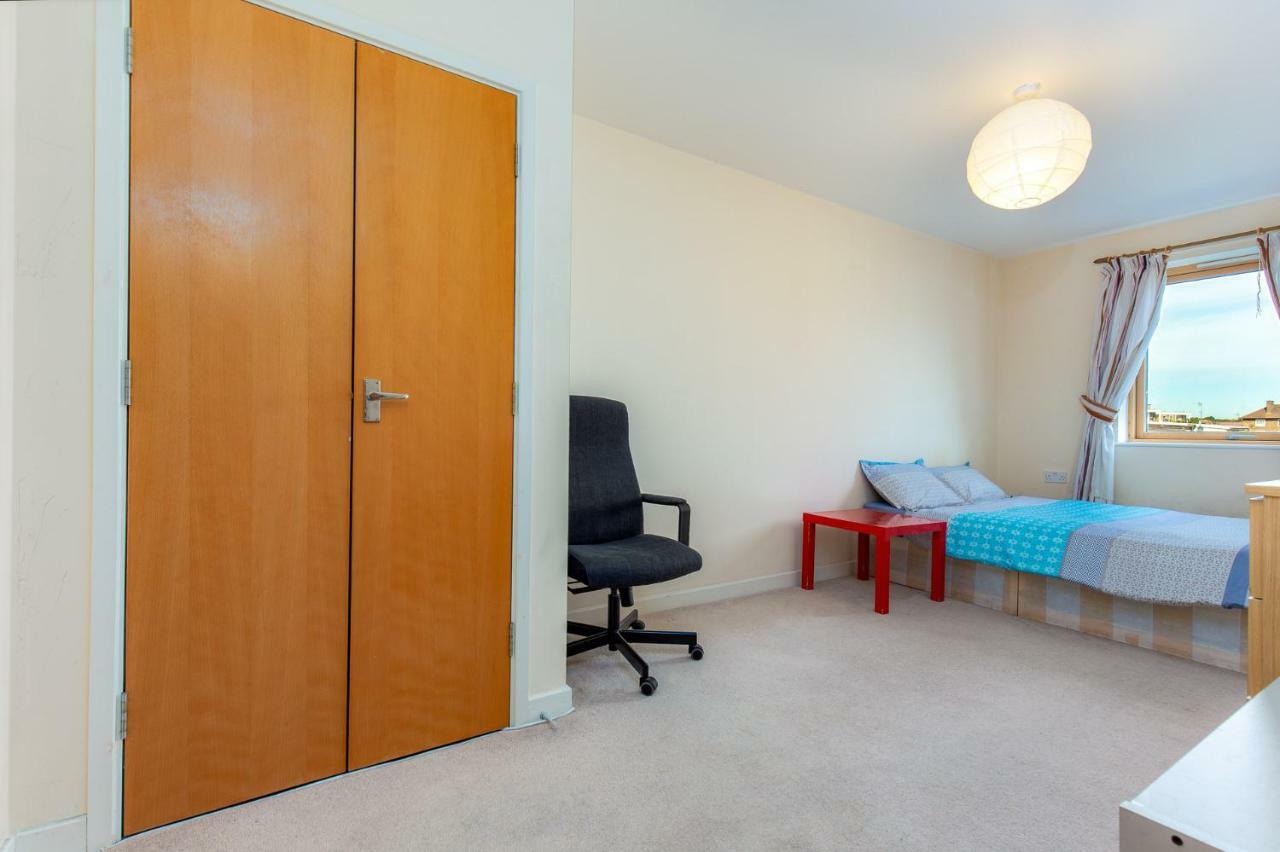 Pioneer Close * London