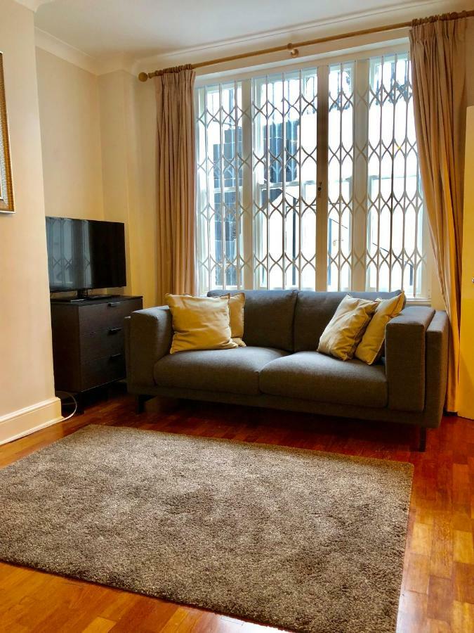 Victoria Station Apartment London