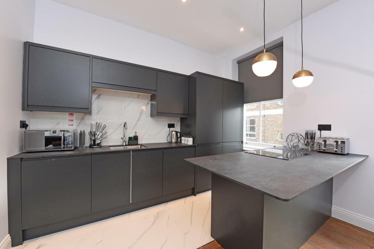 Stylish!! Spacious 2 & 3 Deluxe Near Victoria Station * Londen