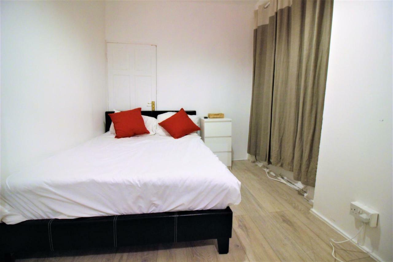 40 Red Church Street, E2 7dp * Londra