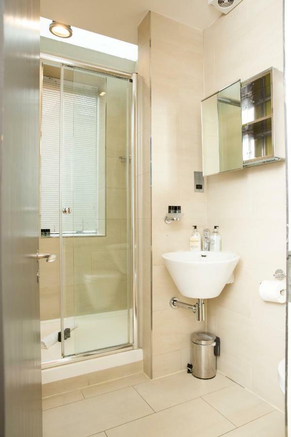 The Holborn Lights - Modern 3Bdr Home With Rooftop Terrace & Garage London