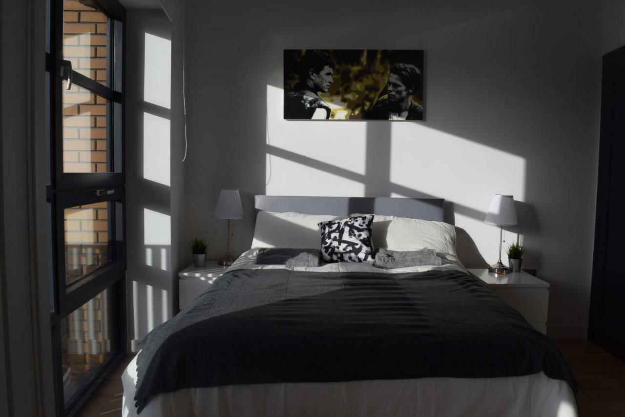 Island 3 Bedroom Luxury Apartments, Canary Wharf * London
