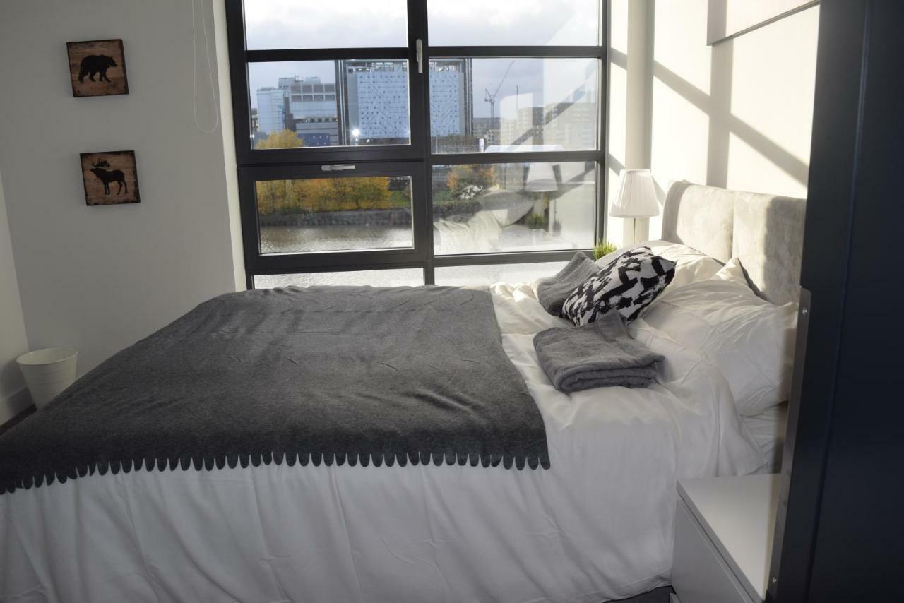Island 3 Bedroom Luxury Apartments, Canary Wharf * London