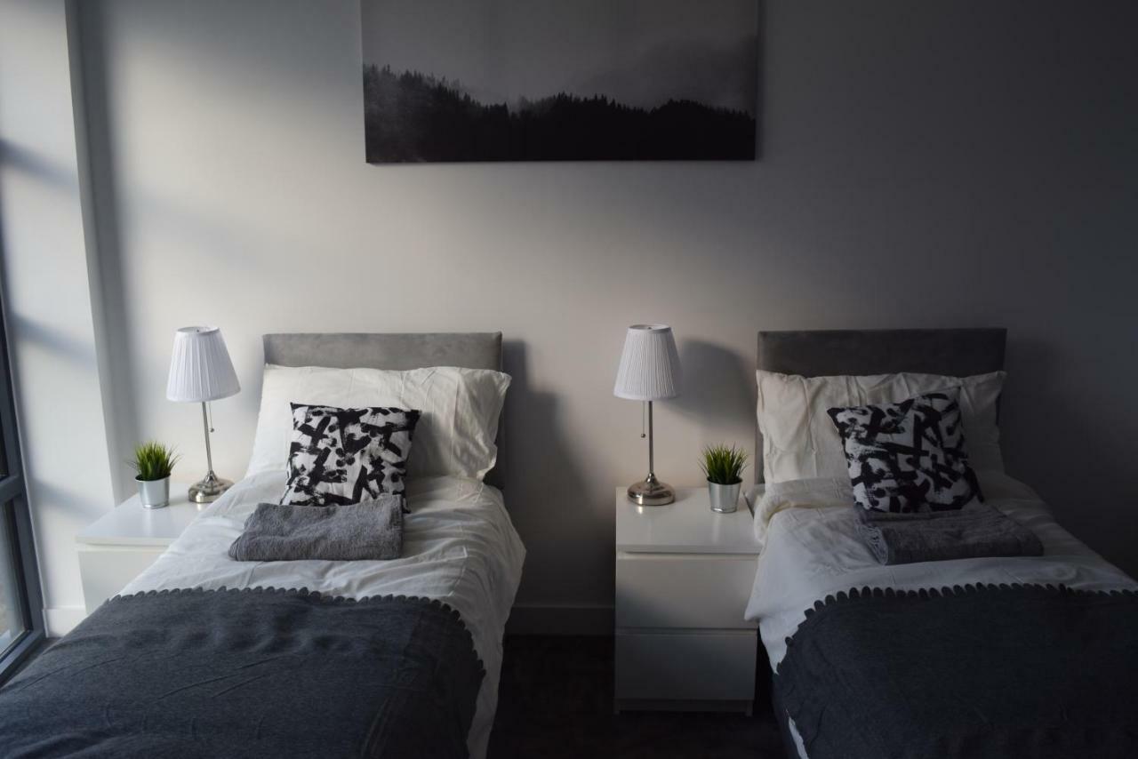 Island 3 Bedroom Luxury Apartments, Canary Wharf * London