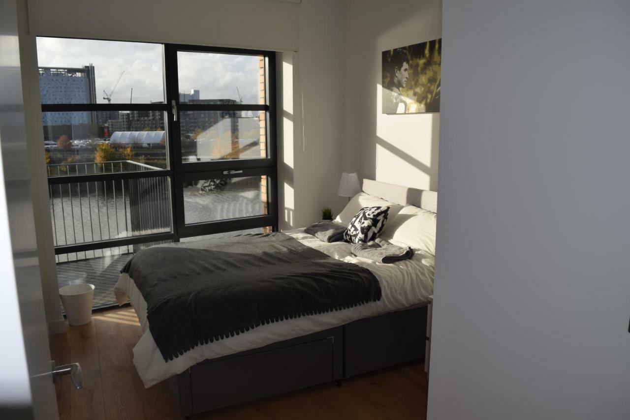 Island 3 Bedroom Luxury Apartments, Canary Wharf * London